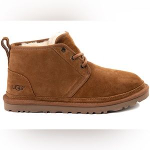 UGG women’s Neumel suade lace- up Chukka boots/ brown/ Size 7